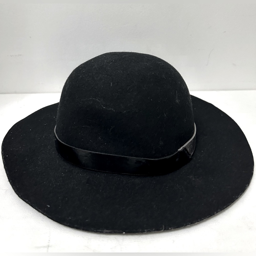 BCBGeneration ladies 100% wool hat